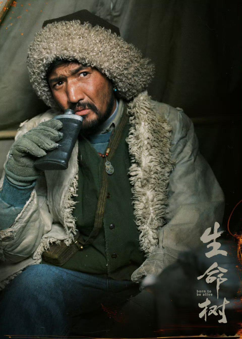 剧圈来了个影帝金巴剧圈迎重磅实力派！影帝金巴官宣主演《生命树》，深耕大银幕的金 