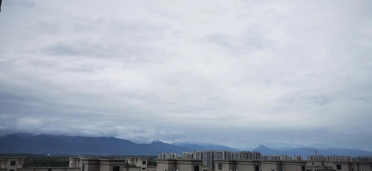 #随手拍一张你所在城市的蓝天#