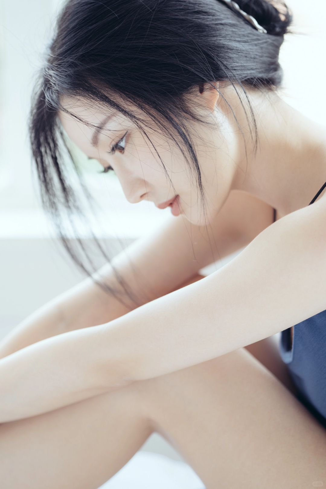 高冷是装出来的 我挺粘人的