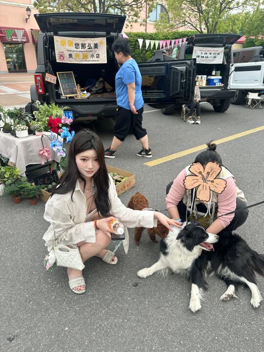 春日萌宠出游，来佛罗伦萨小镇邂逅时尚与趣