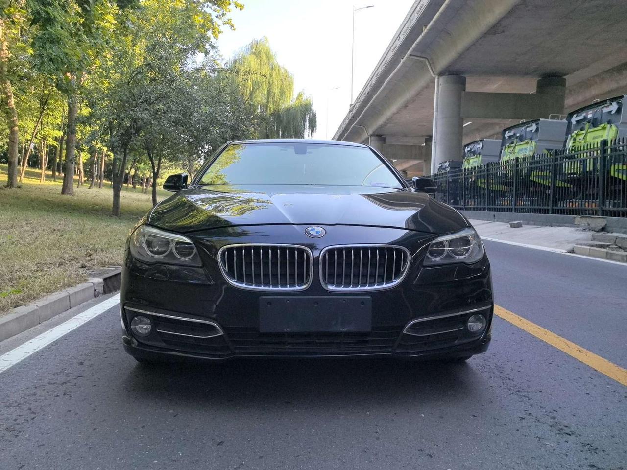 二手宝马5系现在敢不敢抄底？我先泼盆冷水，再告诉你哪台能买！
兄弟们，现在二手5