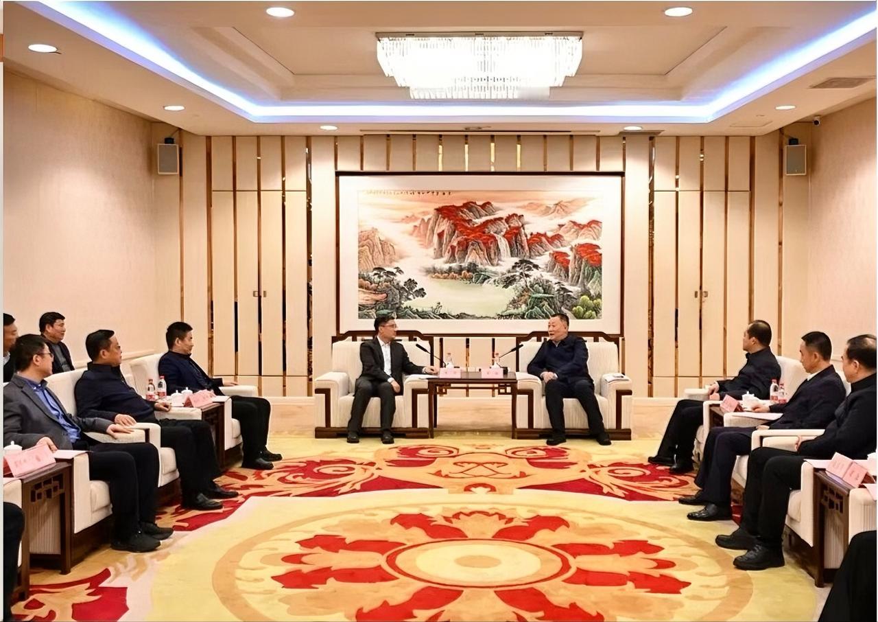 12月9日至12日，徐矿集团公司党委书记、董事长吴宁带队前往辽宁省丹东市、锦州市