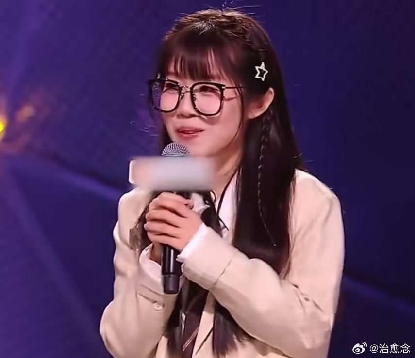 粽子这段完全脱口秀版山河故人浓浓的电影感扑面而来，芳芳一心想要离开山西，但凡无人