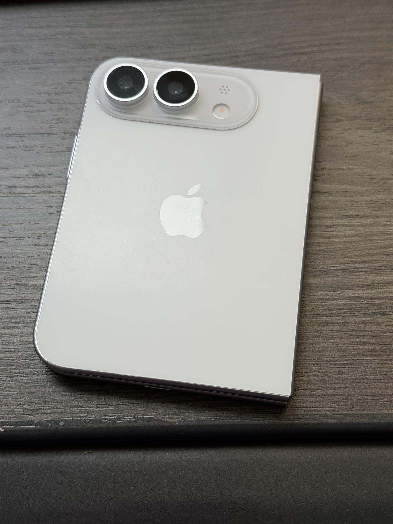 折叠屏 iPhone折叠屏 数码 苹果18 苹果折叠屏