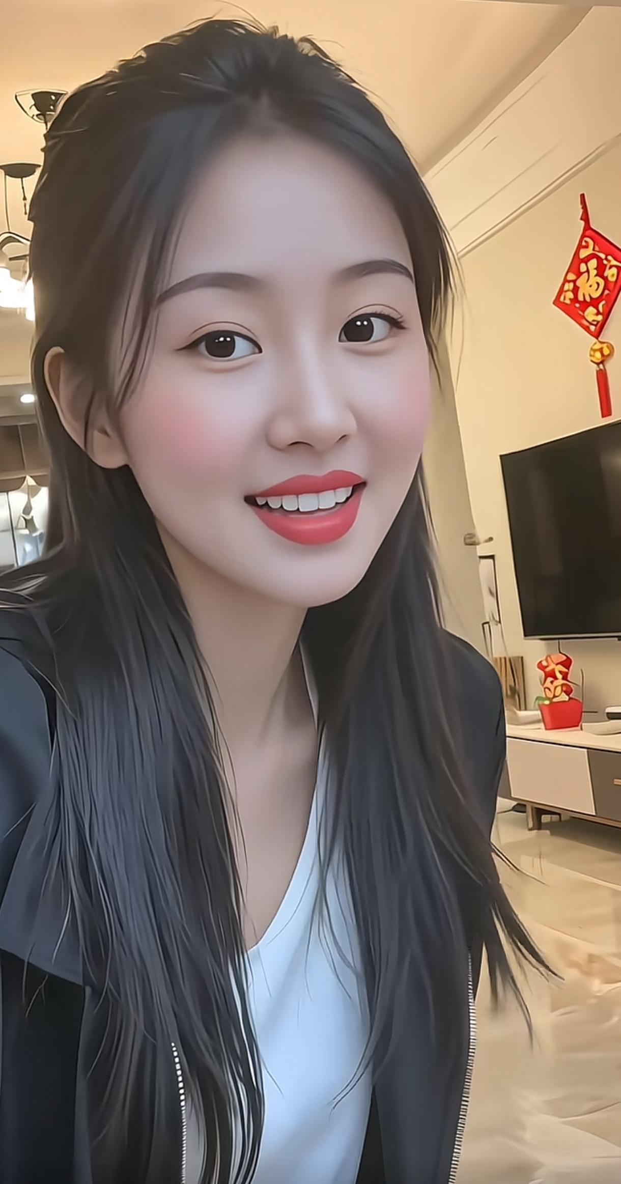 笑靥如花映春光，福气盈门乐满堂。分享手机随手拍 福禄财寿喜盈门 百花争艳好运来