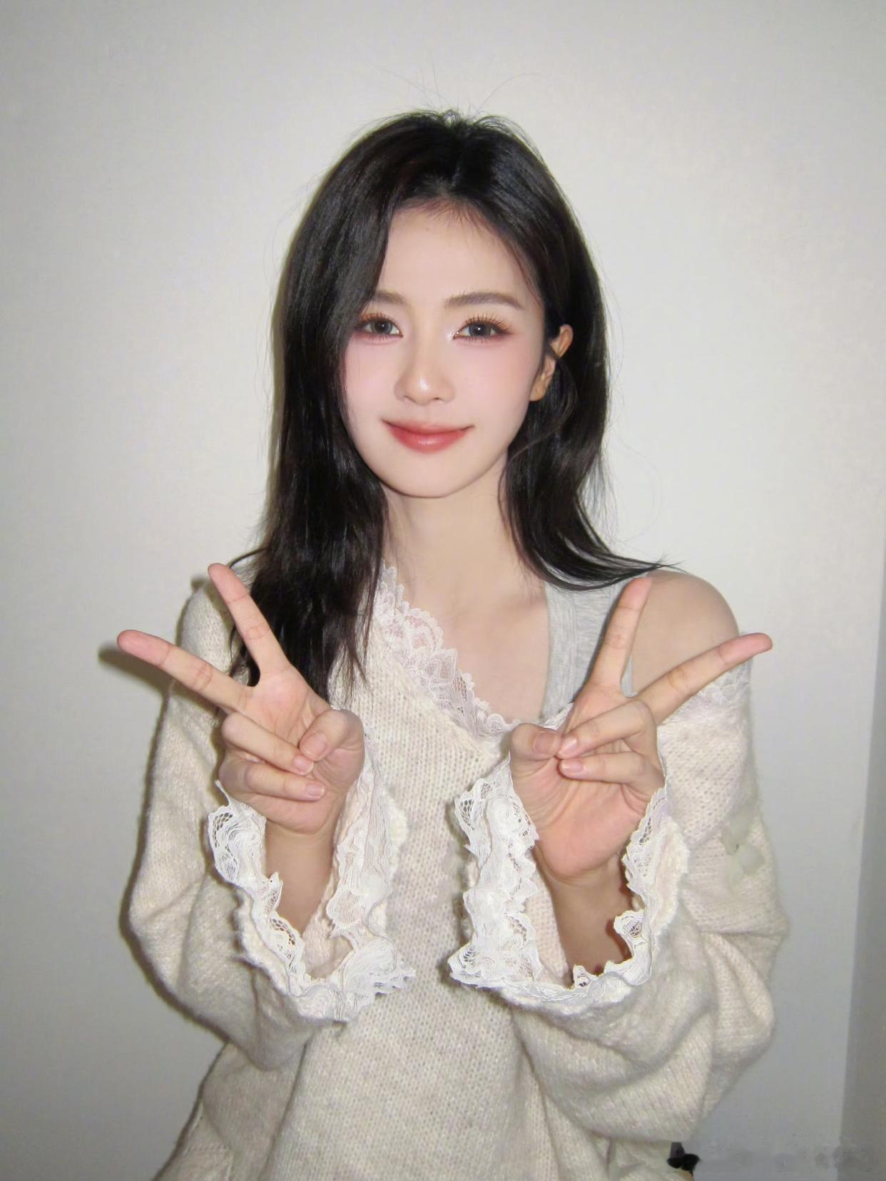 1.王鹤棣在跟杨洋争男主资源，杨洋是那部剧的首选，只有杨洋拒绝了才可能轮到王鹤棣