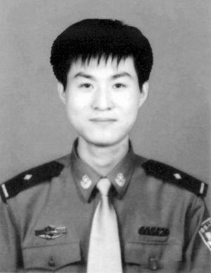 刁强（1974.4.10— 2003.2.21），山东乳山人。1994年4月入伍
