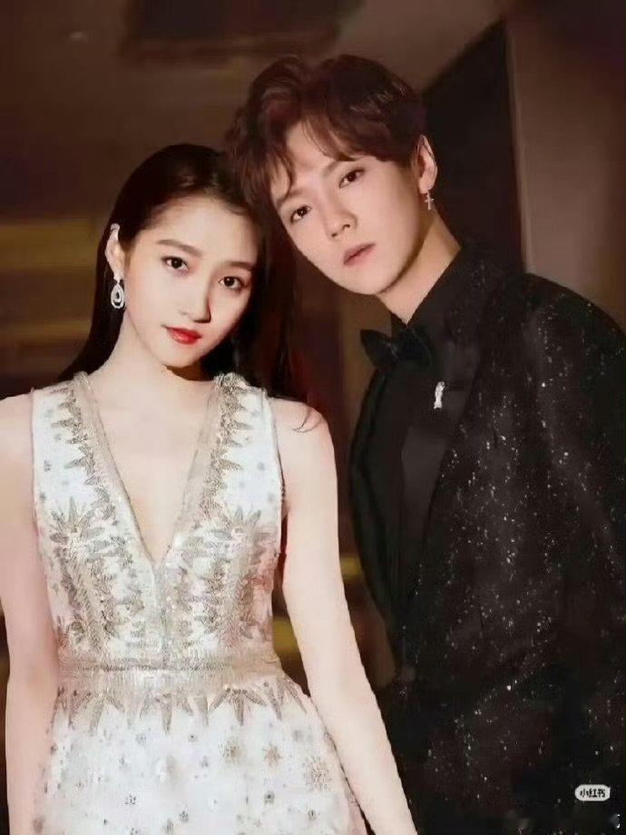 鹿晗关晓彤超400天0互动鹿晗关晓彤最后一次的同框鹿晗 关晓彤八年时光，从轰轰烈