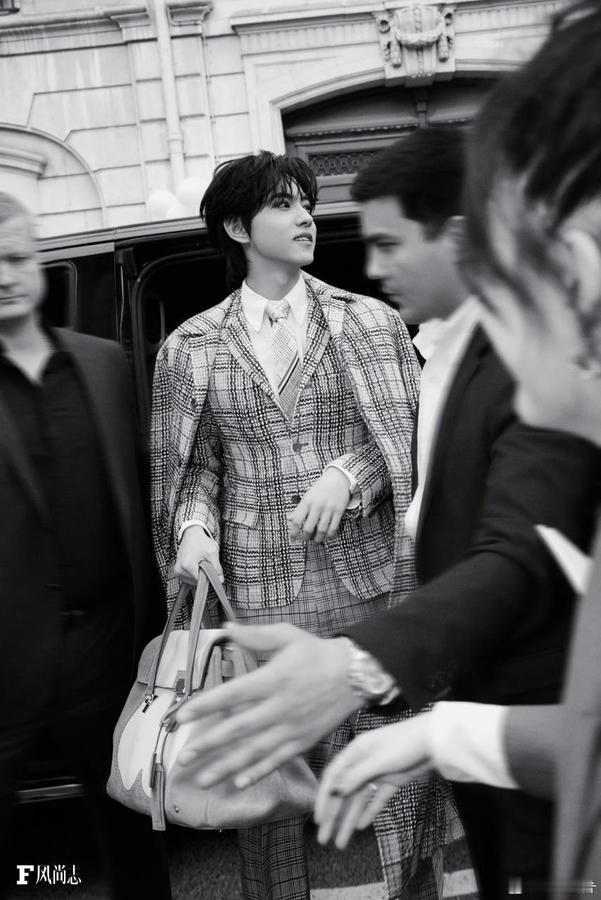 刘轩丞的冷脸萌形象真的太让人上头了，厦门见，他一定会带来意想不到的精彩！