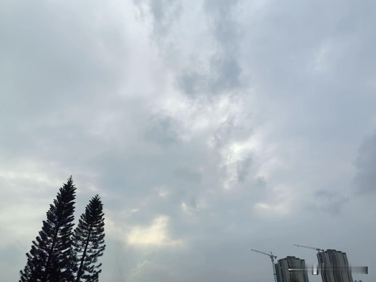 雷雨增多，晴热模式即将关闭，广东天气先烤后浇！

21～23日，副高有所减弱，广