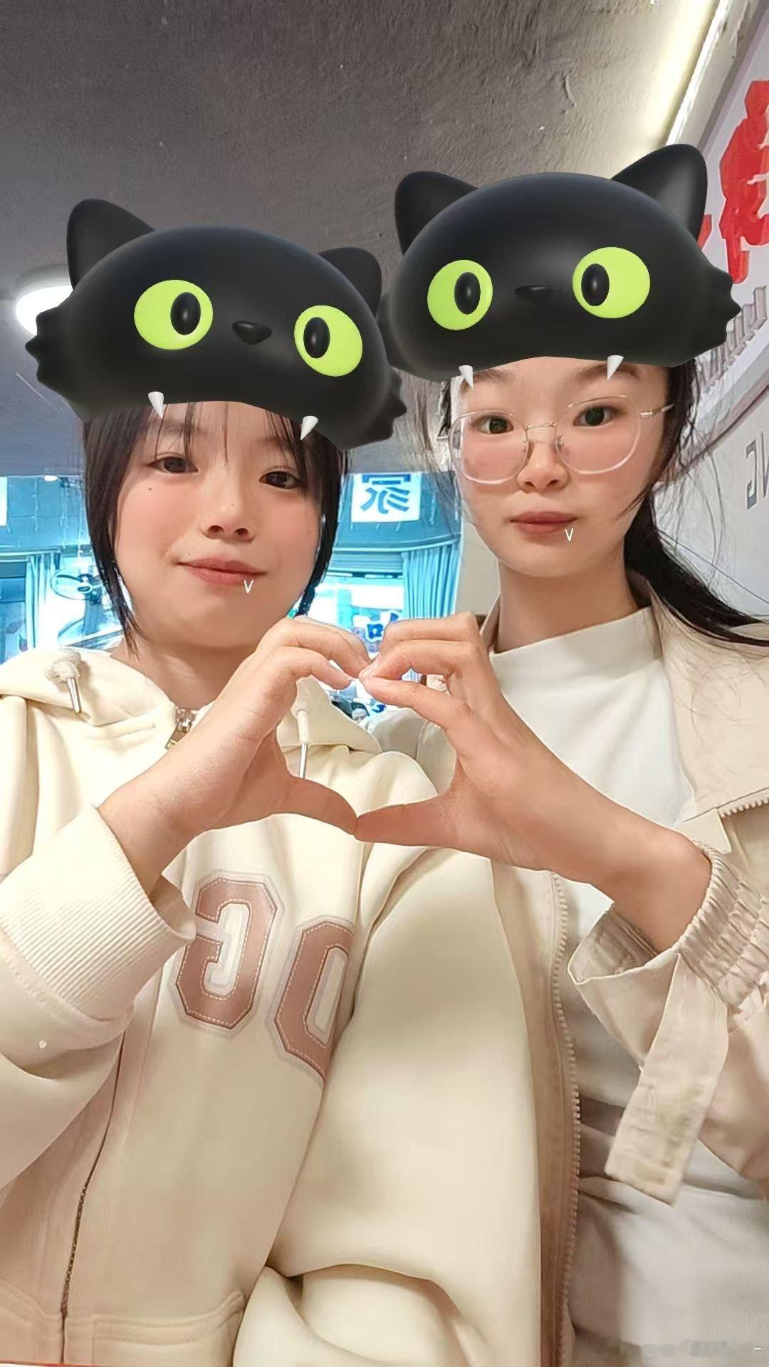 今天是什么日子呢？原来是我们的大美女婵婵的生日，祝铲铲生日快乐呀，真的很想你，我