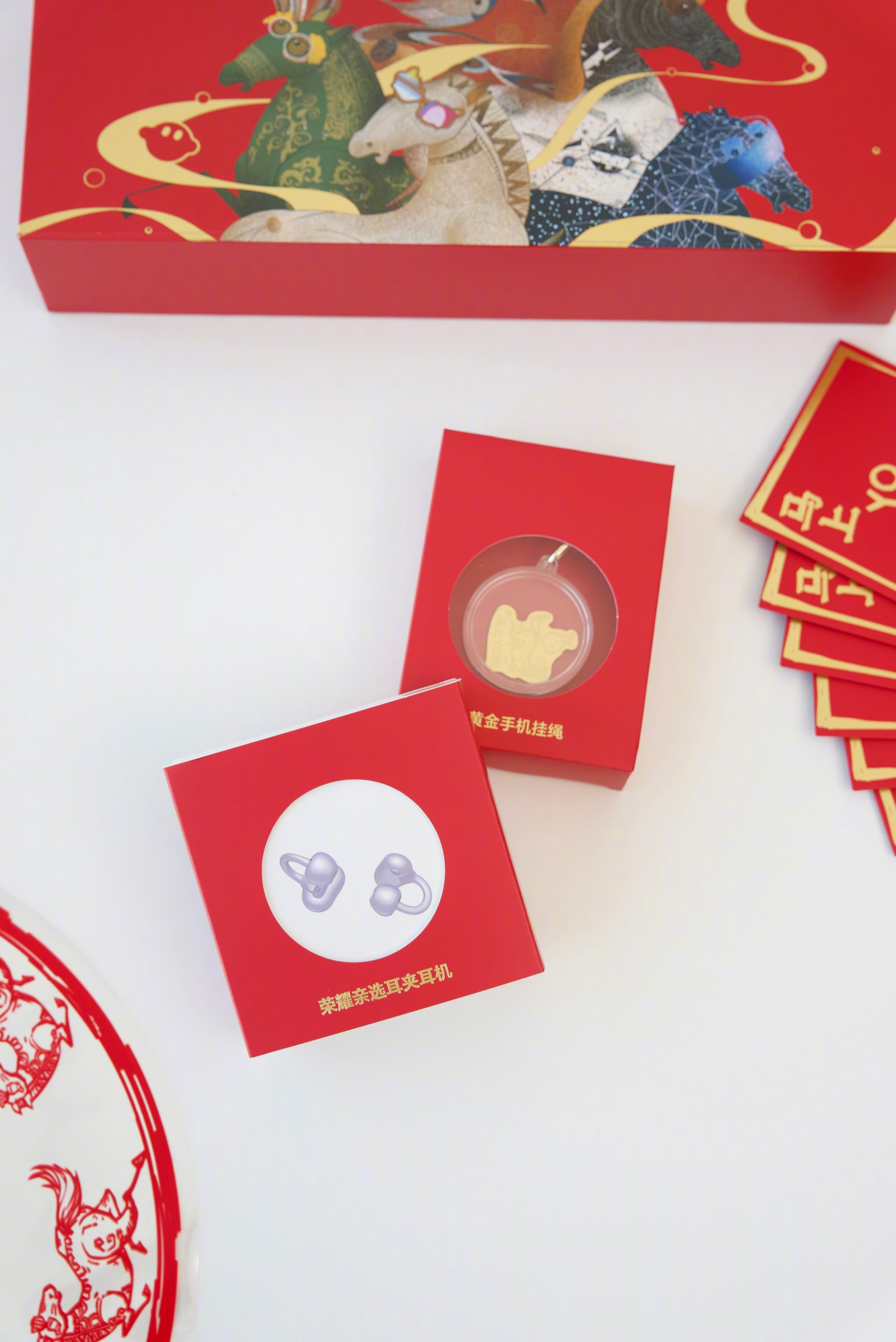 🍷敲敲）提前祝大家新一年好运马上到🐎最近收到好多新春礼盒，评论区告诉我你想要