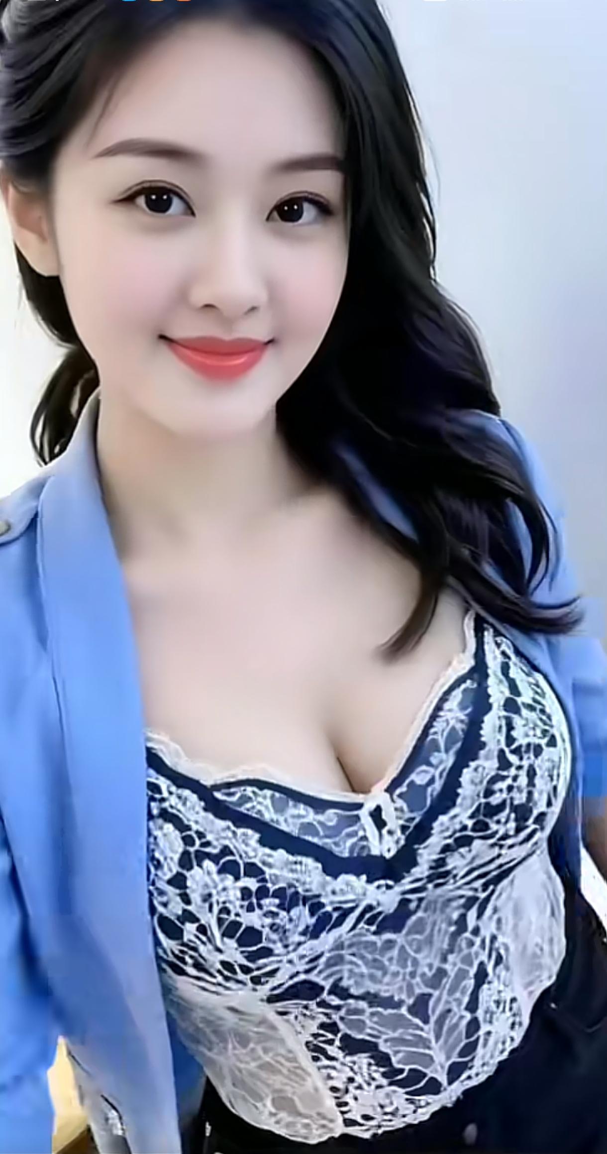 甜美可人的穿搭，蕾丝与牛仔的完美结合，少女心满满！💕👗👖今日分享随手拍照片