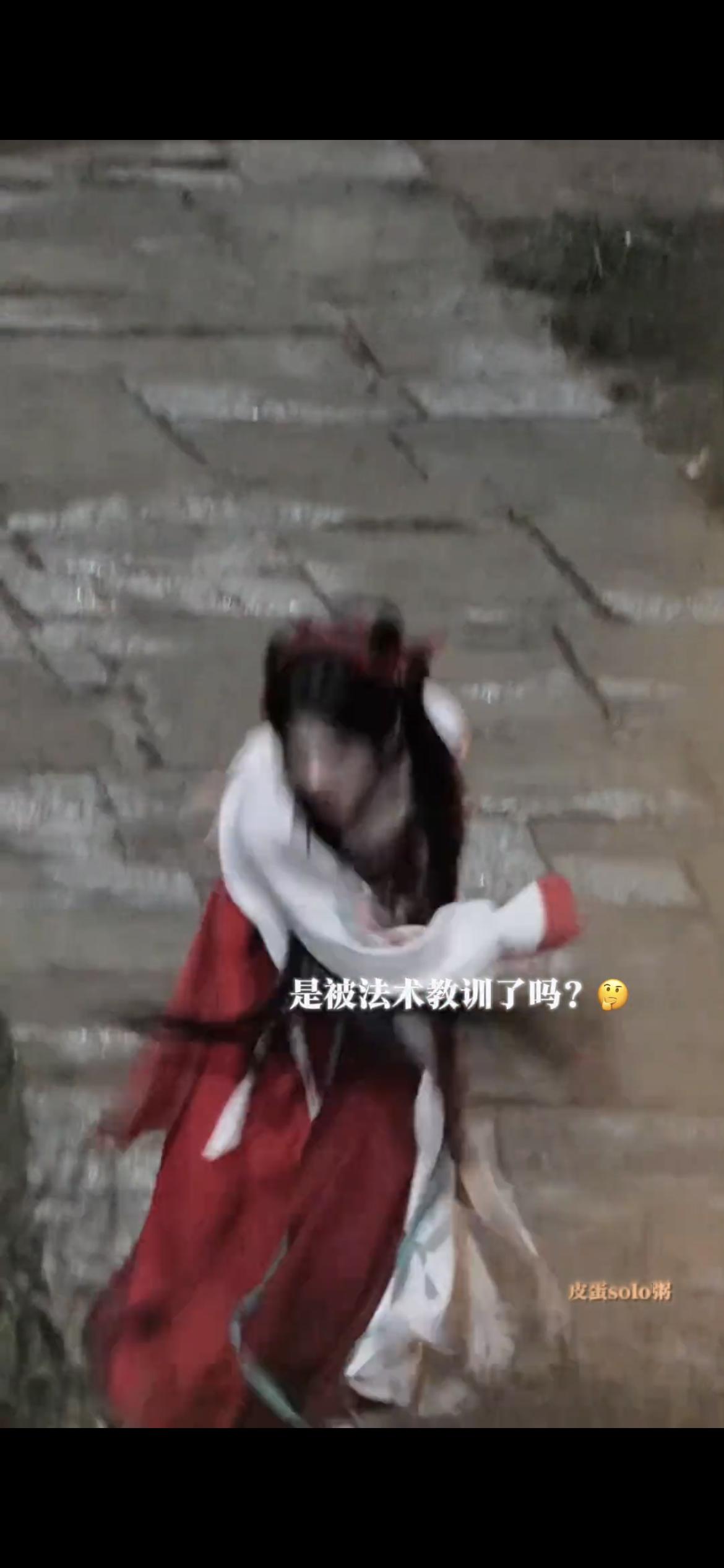 鞠婧祎张云龙生气路透鞠婧祎张云龙来战生气路透  啊啊啊好萌 ​​​