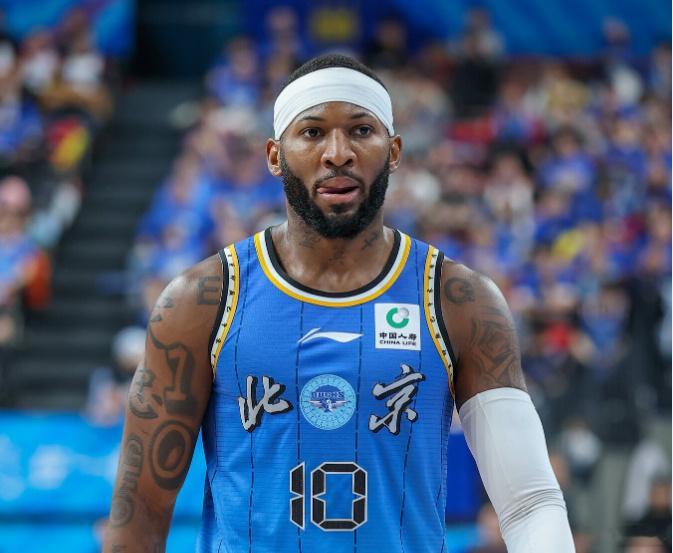 有手感，有状态，没强度，没战术。杰曼的天堂。尤金杰曼单节用了8分钟拿到19分，抡