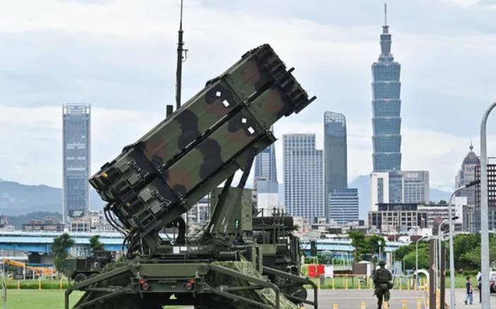 美国通知台湾8军售总价逾3500亿　台防务部门证实

台防务部门今天（18日）证