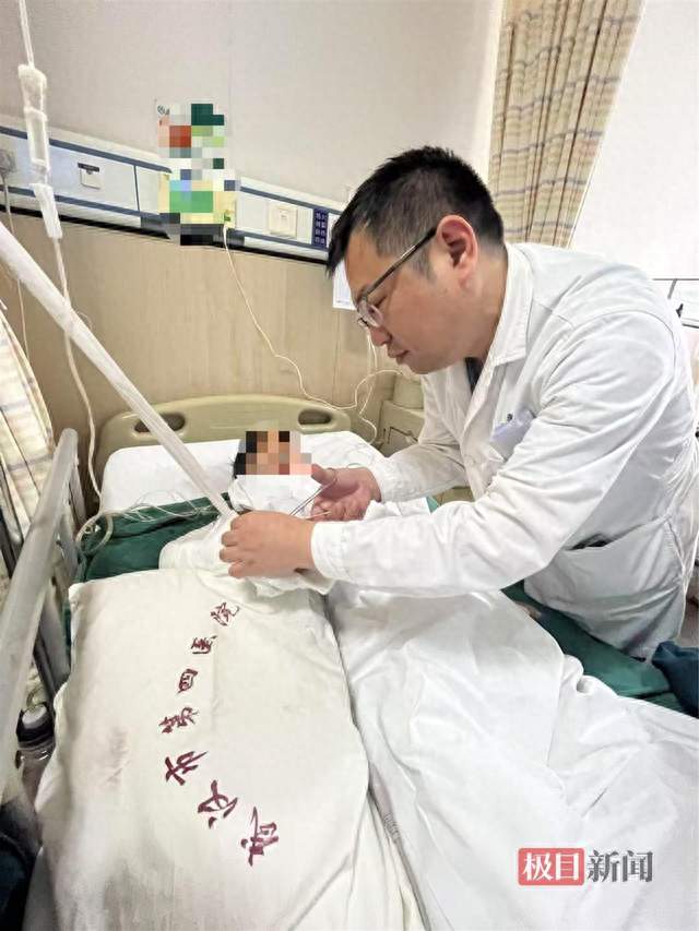 熊孩子自制"炸药包"炸碎手指 多少父母还在犯这个致命错误？