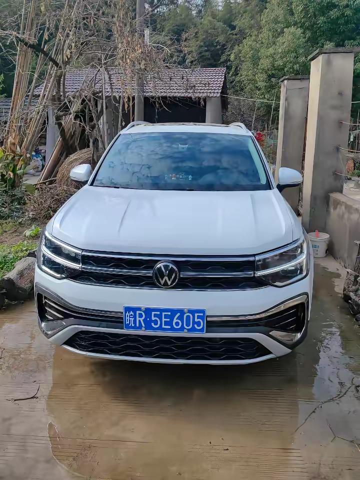 喜欢的车买了就是你的 跟人不一样。你喜欢的人不一定喜欢你，但你喜欢的车，你买了肯