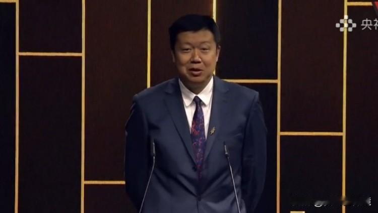 “感谢国家，感谢部队！”王治郅正式入选FIBA名人堂，感言刷屏！

今天，中国篮