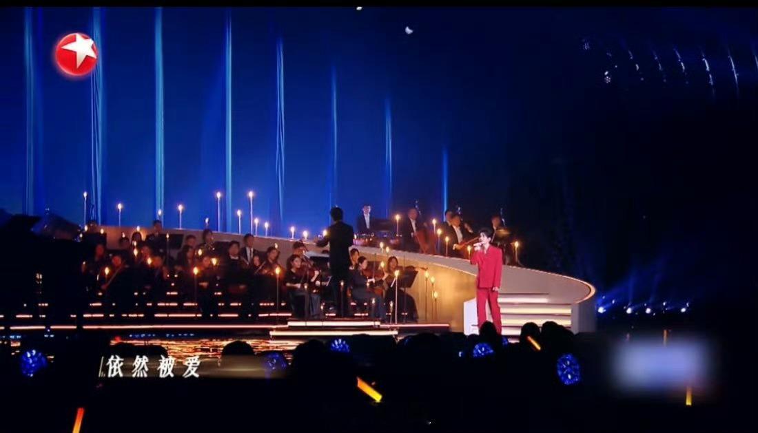 陈楚生获奖之作故事感拉满东方卫视春节晚会 陈楚生这首《获奖之作》太好哭了！和上海