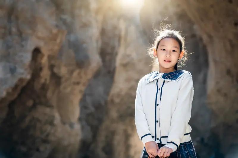 2月9日河南南阳泮池公园，上演了超惊险又暖心的一幕。一名9岁女童不慎落水，水深至