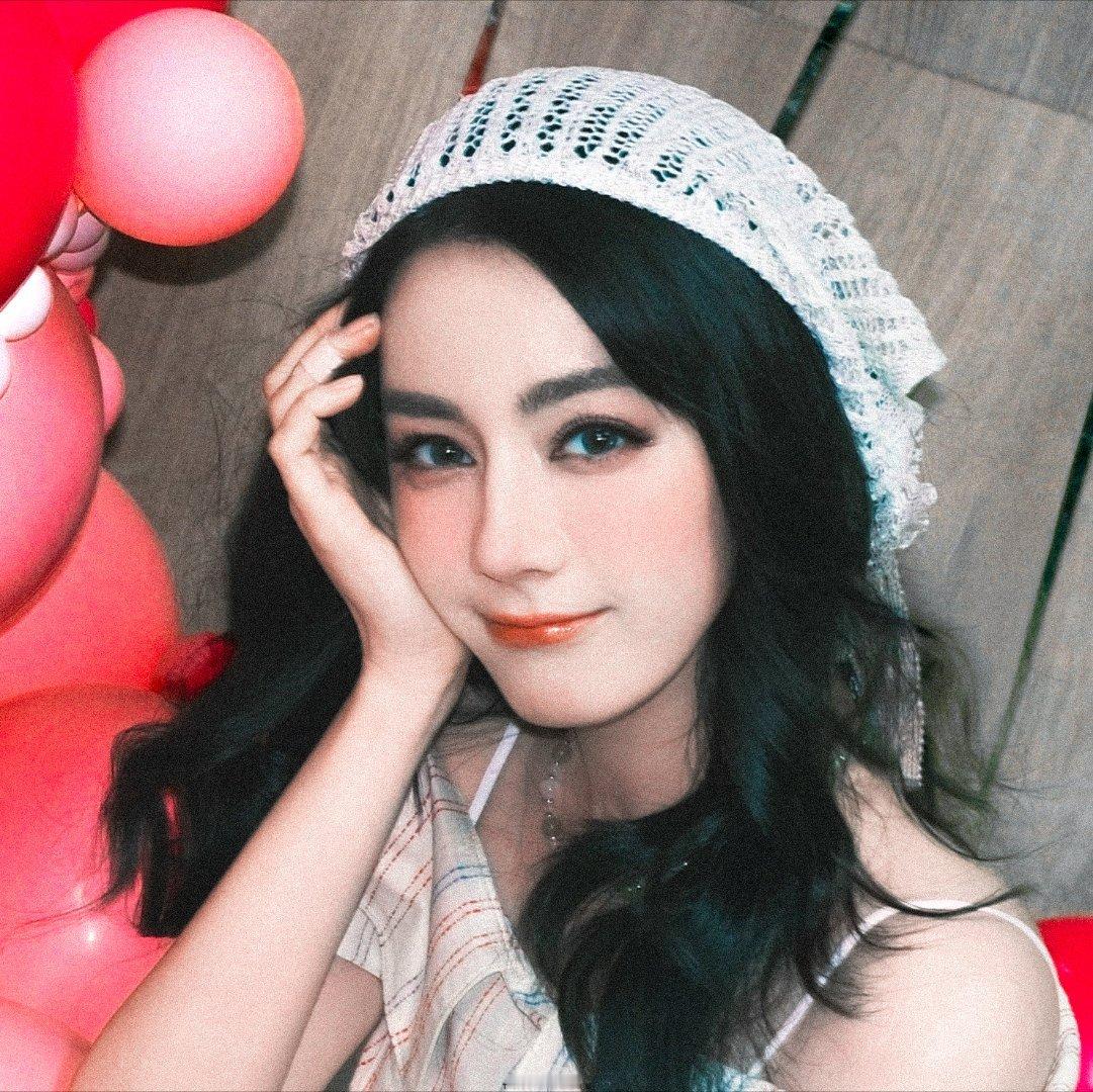 迪丽热巴迪丽热巴0603生日快乐 dlrb 今天星期巴 dlrb 迪丽热巴“在壮