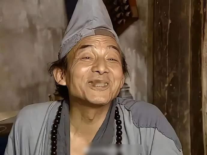 还记得鞋儿破帽儿破的济公吗？游本昌先生安详辞世，荧幕上他惩恶扬善，一生打磨演技，