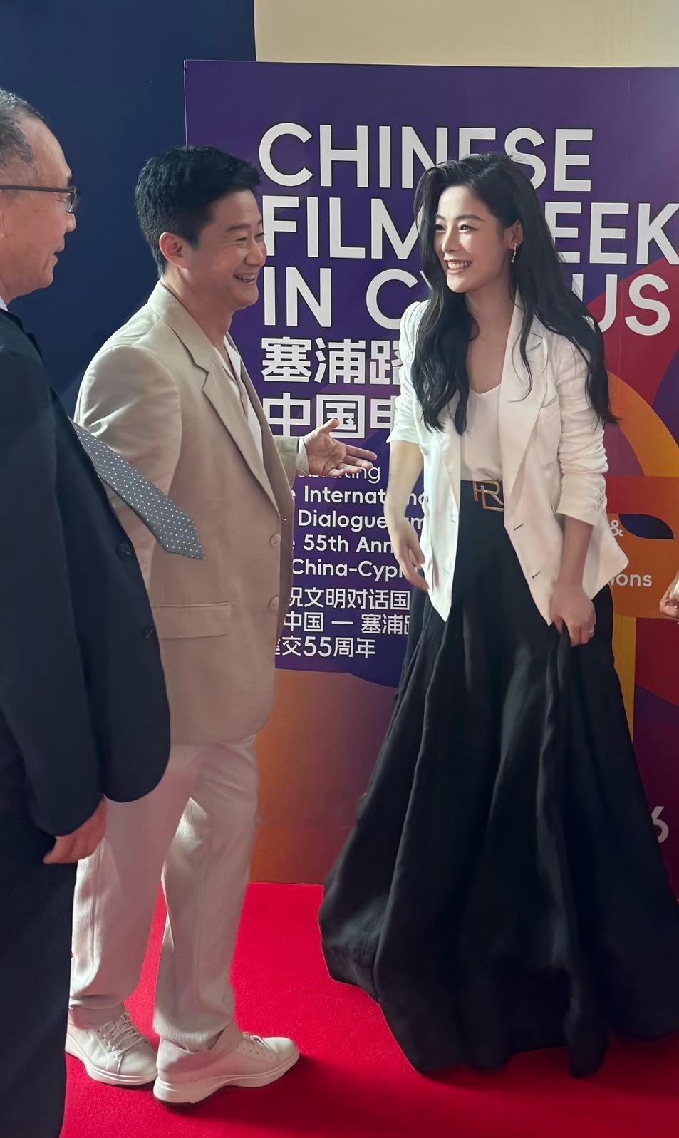 心满意足睡觉去 
