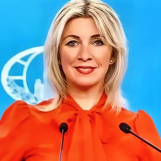 扎哈罗娃这次把美国的老底给揭了！
这边喊着要当和事佬，那边武器弹药送得欢，天下哪