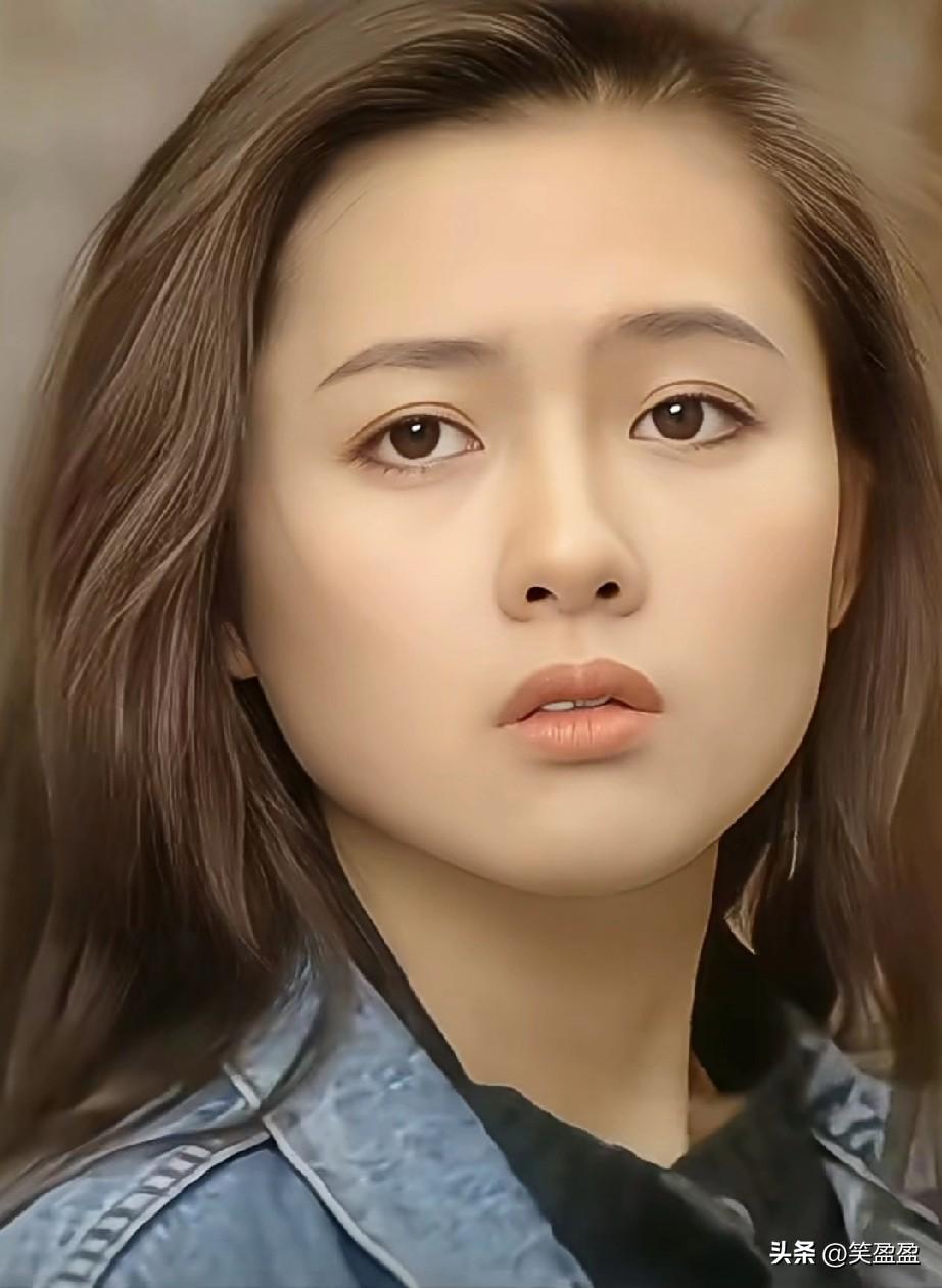 她被称为“人间水蜜桃”，
她是多少人心目中的女神
你还记得她吗？