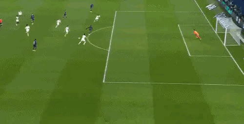 法国球迷俱乐部  登贝莱梅开二度诠释金球水准的进球巴黎圣日耳曼