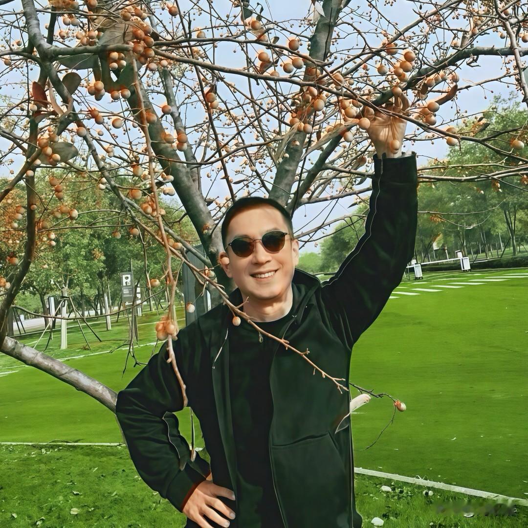 “双向奔赴”降温了吗？
前些日子，“双向奔赴”成了大众的“宠儿”，部分“新人”觉