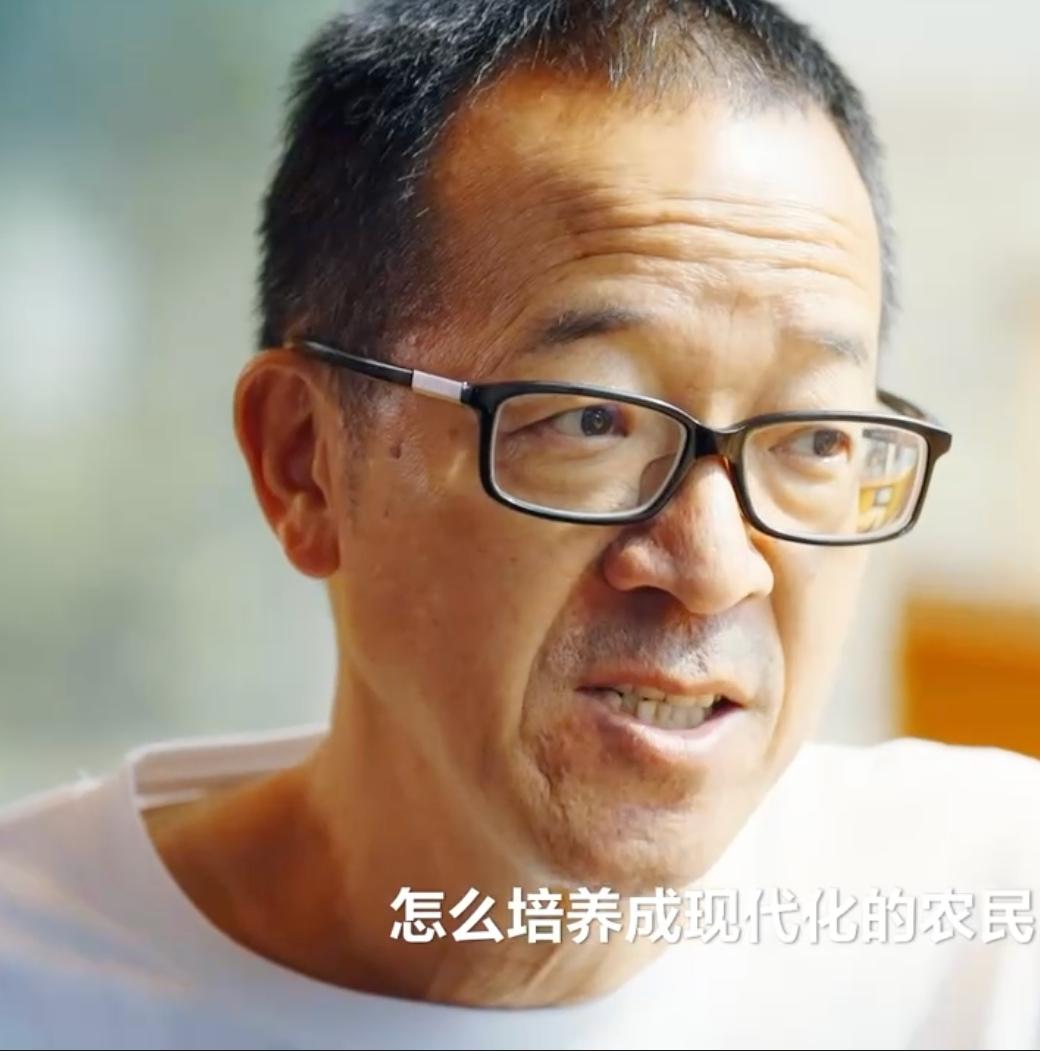 俞老师又出来回应了，
话挺多。
我帮大家翻译翻译，其实就四句：

第一句：官方说