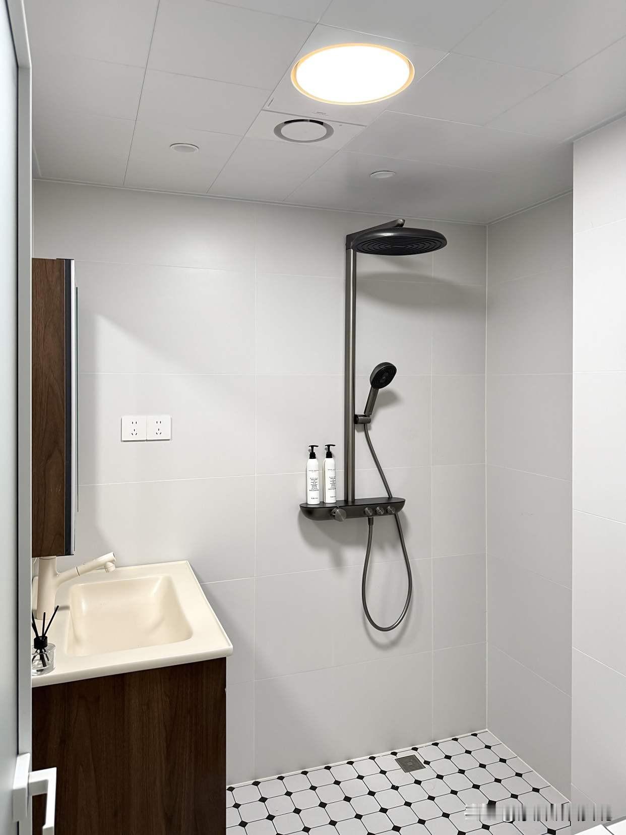 实地调研了上百个楼盘、对比了上千张图纸后我才发现：真正好住、保值的“黄金户型”，