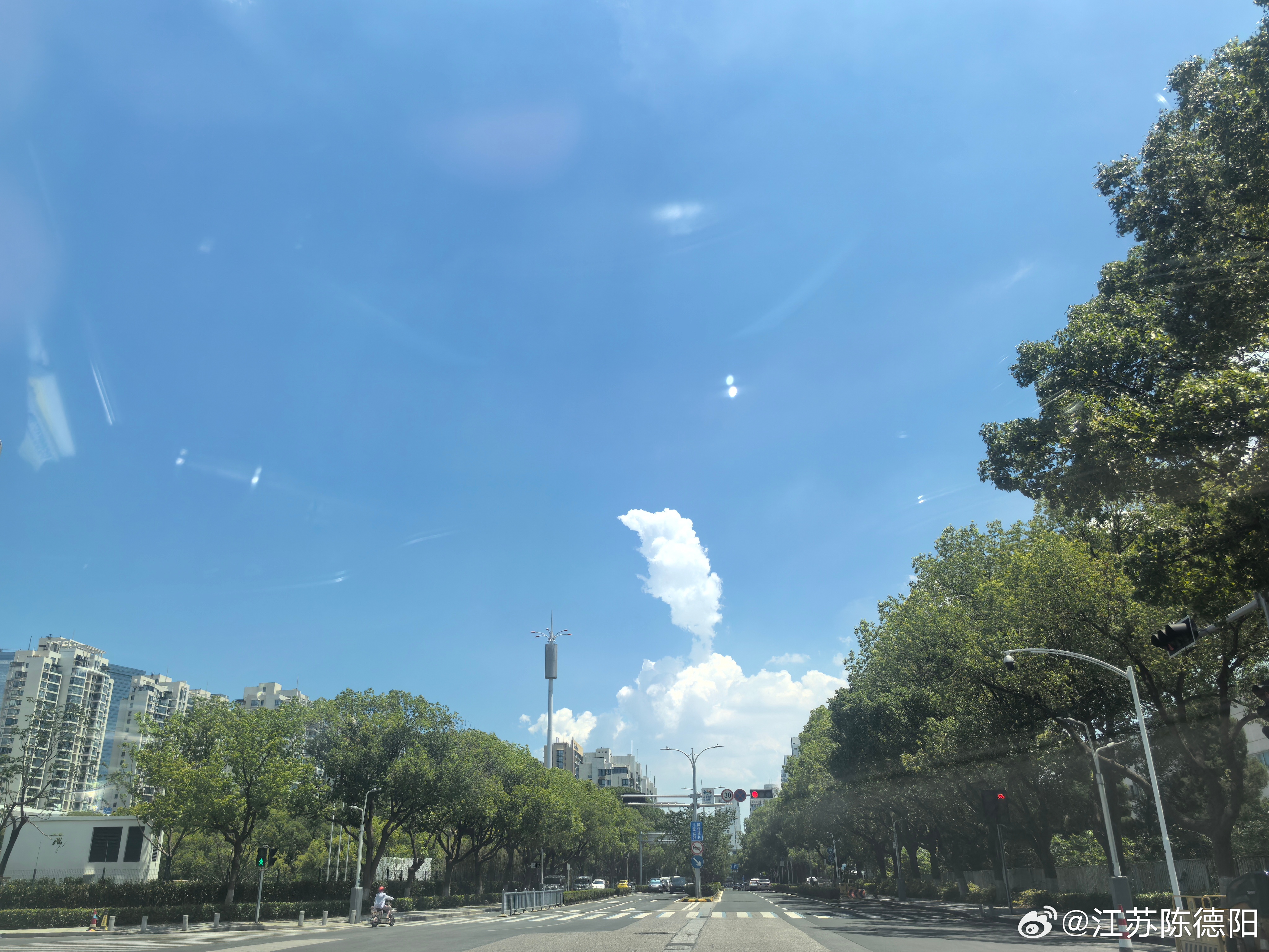 经常问问自己：现在这个样子，是否对得起当年意气风发的那个自己。 上海·路投社出海