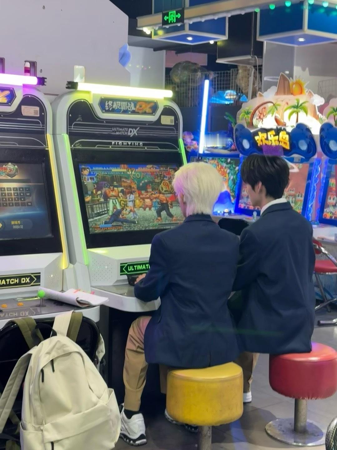 张翅愿安生平安一生 平安一生，这四个字说起来轻，掂起来重。张翅把最重的祝愿给了陈