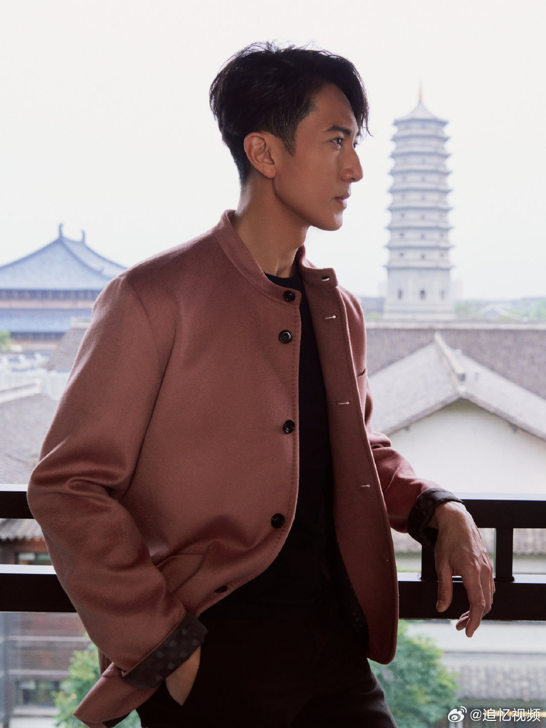 吴尊时尚活动吴尊巴黎男装周吴尊正式启程巴黎男装周，将拍摄杂志封面、街拍大片，亮相