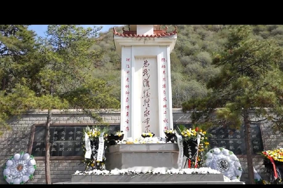 清明祭战友

      广吴山高，渭河水长。四八四一工程烈士陵园里，记载着21