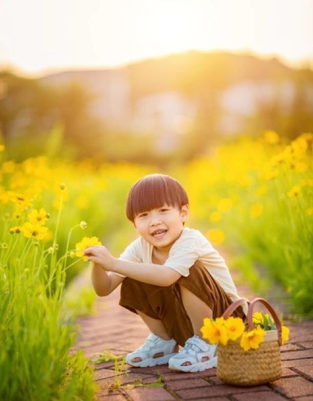 一段非常通透的话：“千万不要和任何人，说自己的孩子，好的别说，坏的也别讲，孩子的