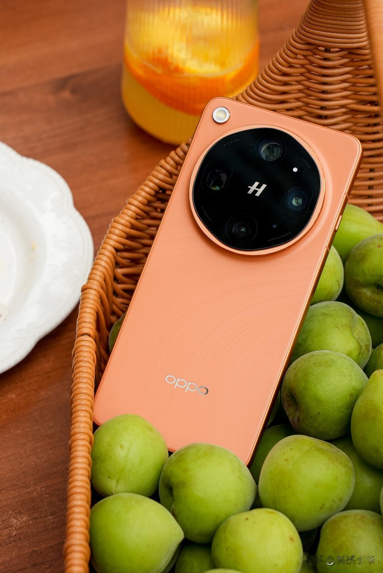 OPPO Find X9 Ultra「绒砂峡谷」& 哈苏大地探索家大师套装 感觉