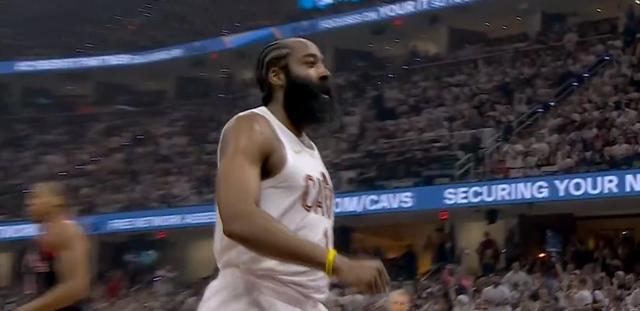 小黑末节11分奇兵出击，哈登打破逢福斯特执法必败魔咒，骑士125：120拿下天王