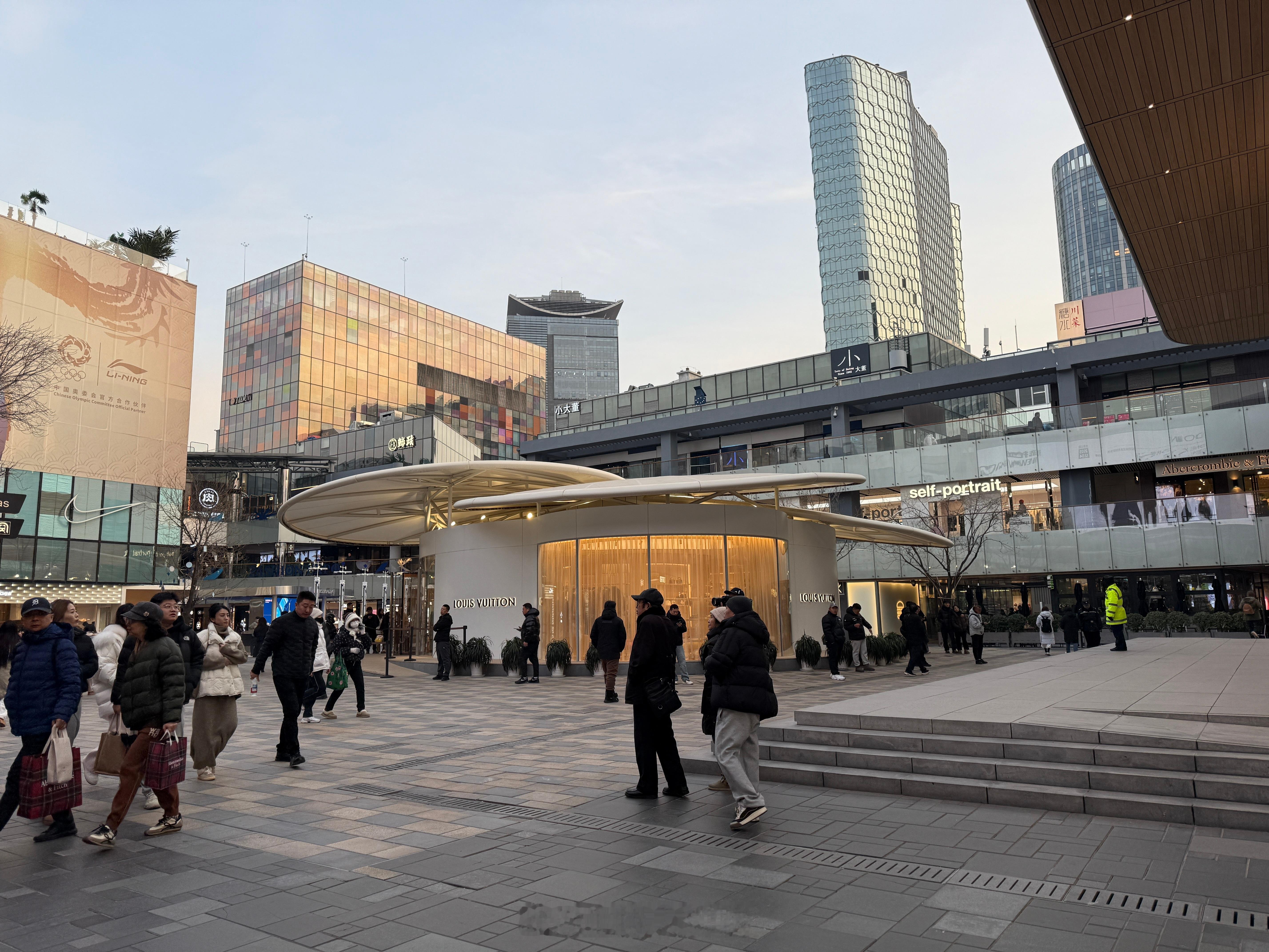 我实在想不起来上次下屯是什么时候了… 北京·三里屯太古里