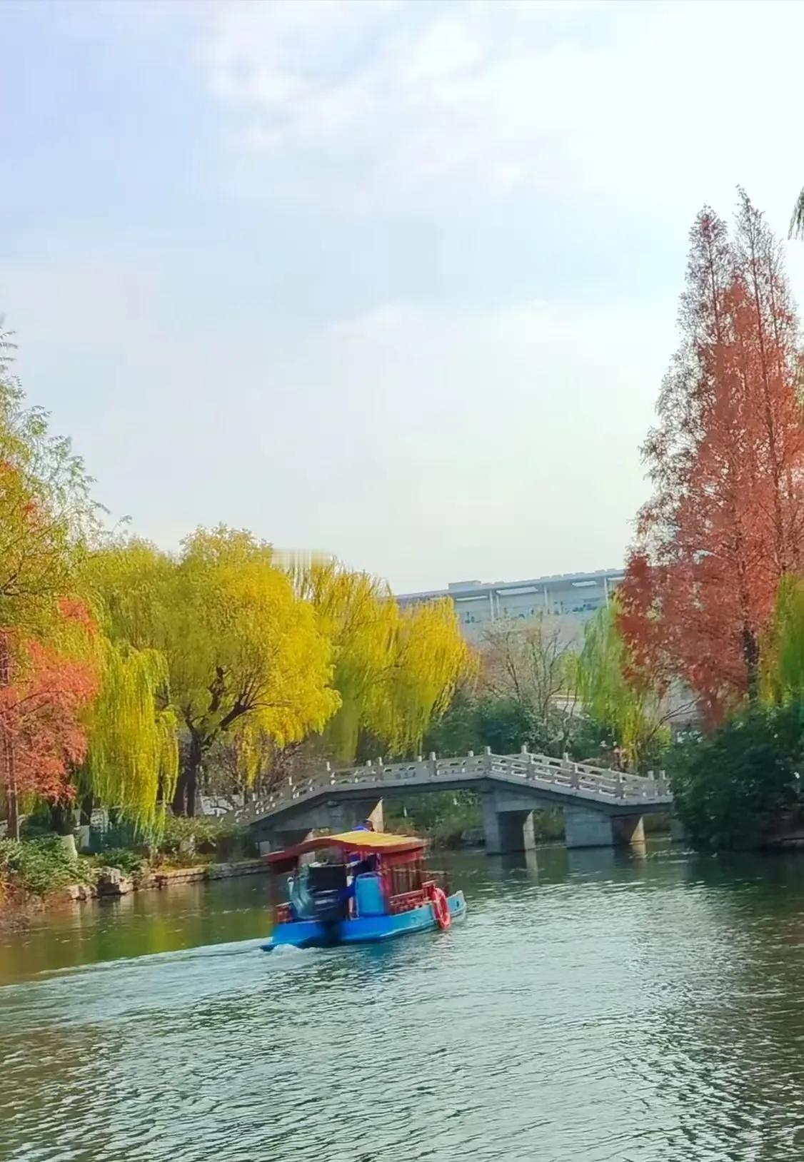 这社会水太深，风太大。
如果你没有，实力尽量少说话，言多必失。
如果你有实力，尽