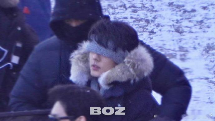 肖战最新蒙眼路透肖战蒙眼神图 谁懂肖战的雪天蒙眼！小城良方路透，仙品神图，美到心