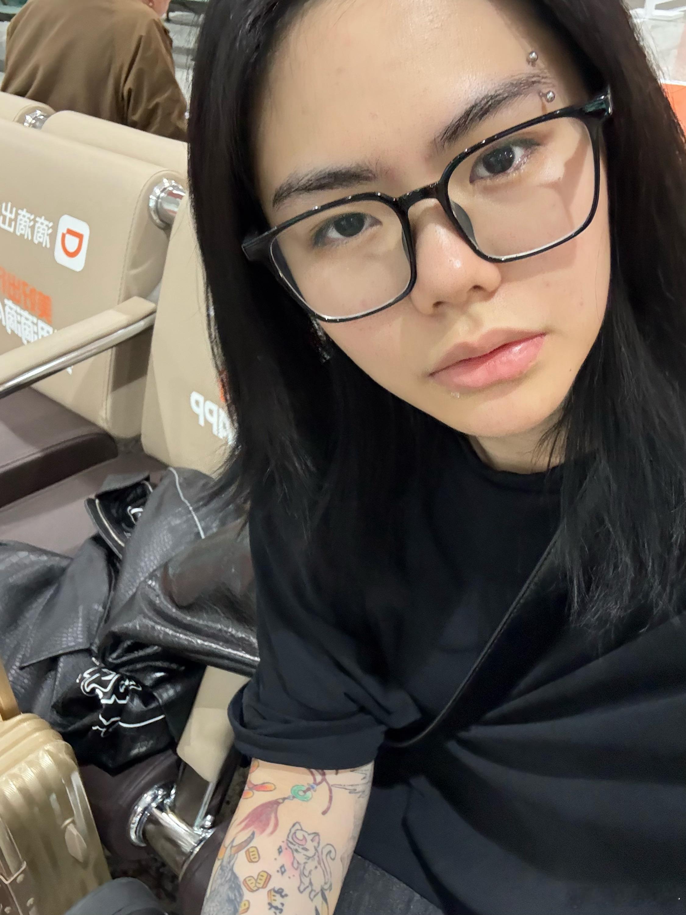 本女已醒 