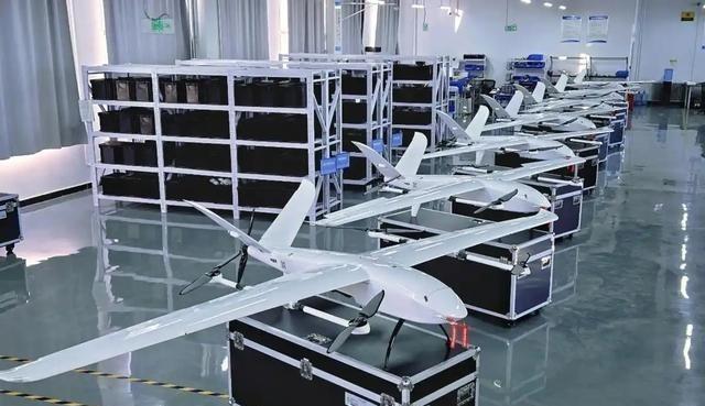 脸都不要了！俄罗斯媒体放出一组数据，说中国每个月能生产出 50 万架无人机，战时