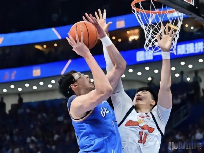 恭喜北京北汽晋级CBA半决赛…CBA季后赛1/4决赛，北京首钢主场88-73战胜
