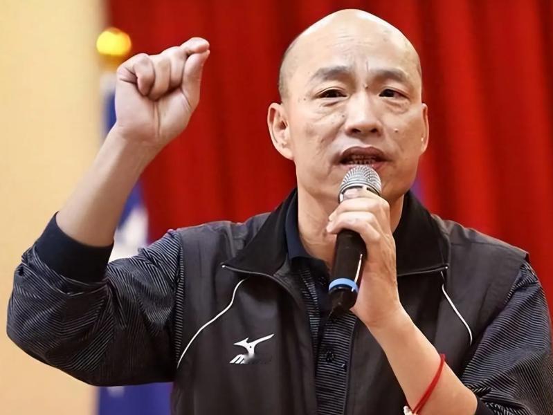 韩国瑜脸书被正蓝军灌爆，一则长留言鞭辟入里，其中一句话荡气回肠：“你如此狭小格局