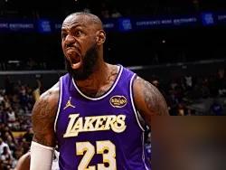 随着詹姆斯轰出19分15篮板8助攻，
我发现36岁以上老将排名变成了， 4、詹