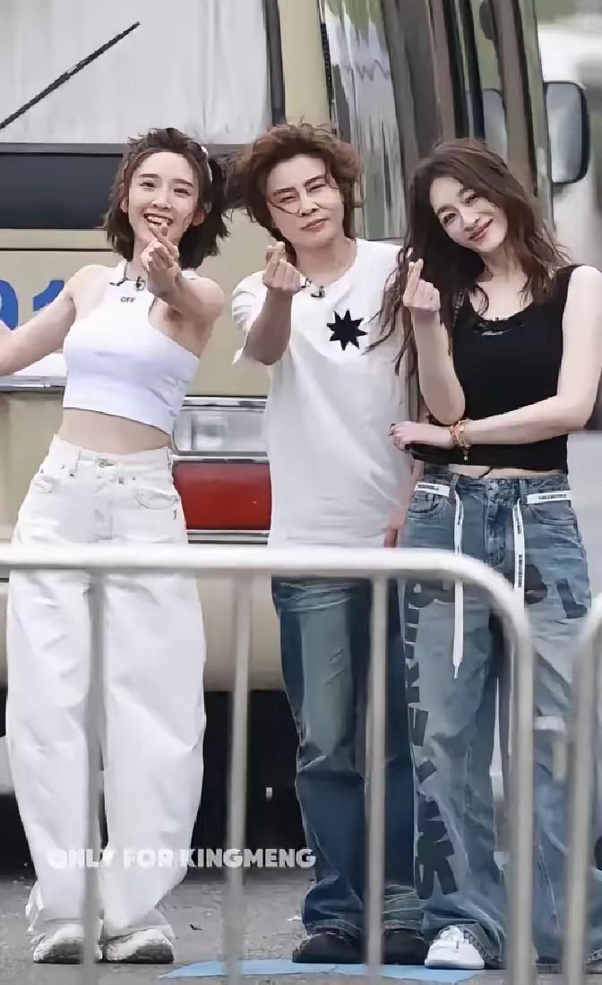 差不多了，李小冉最近被疯狂夸过了头。其实李小冉本人也就是一清汤挂面式、骨架大身体